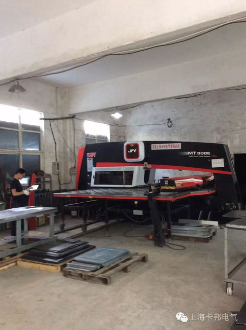 無利潤，何談服務？——一位鈑金廠老板的憤怒與自助餐廳的啟示